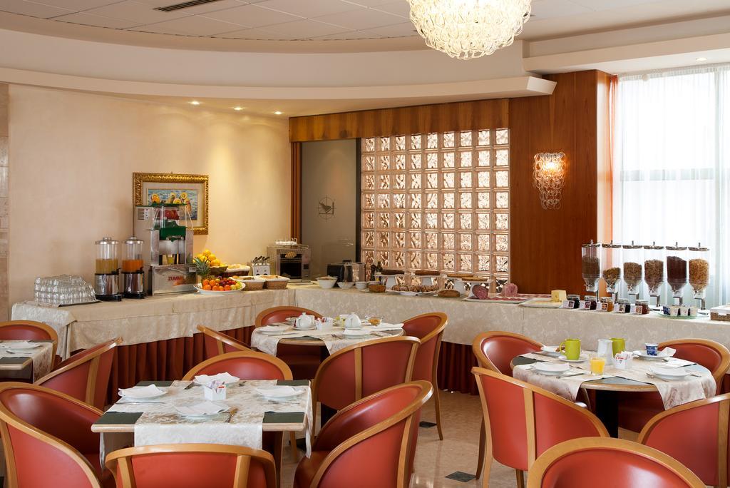 Best Western Hotel Leonardo Da Vinci Erba Exterior photo